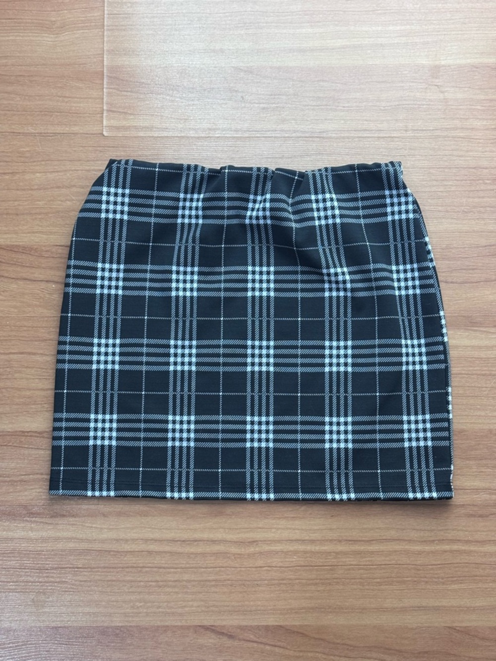 Love Tree Black Plaid Mini Skirt Size Small